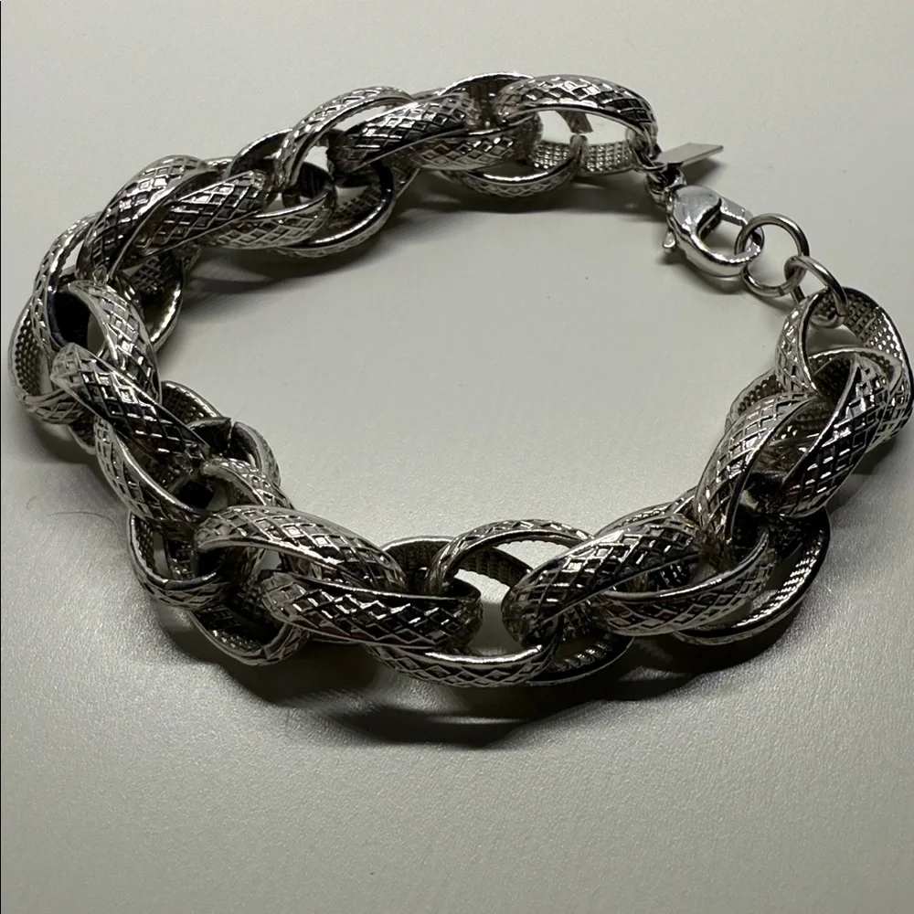 Vintage Gorgeous Silver tone Monet chunky multi link Bracelet size 6.5